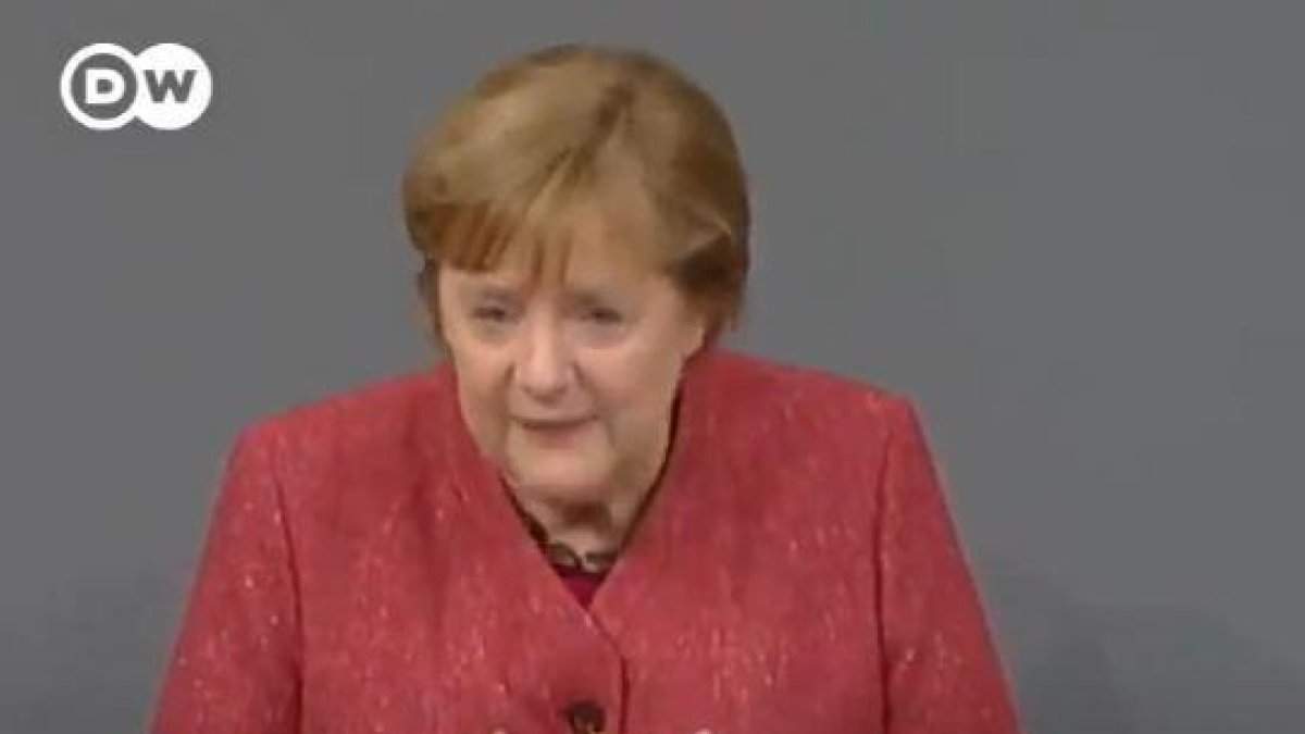 Merkel, a punt del plor, demana als alemanys que es quedin a casa per Nadal