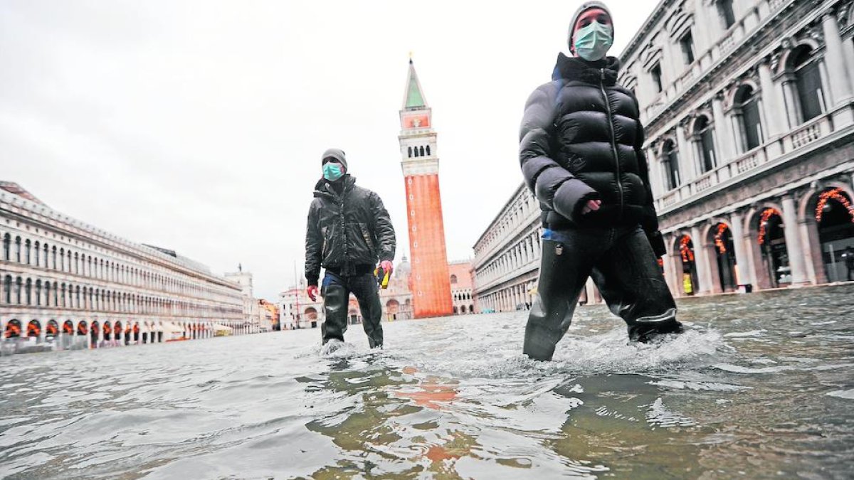 El temporal inunda Venècia i no s'activen les barreres