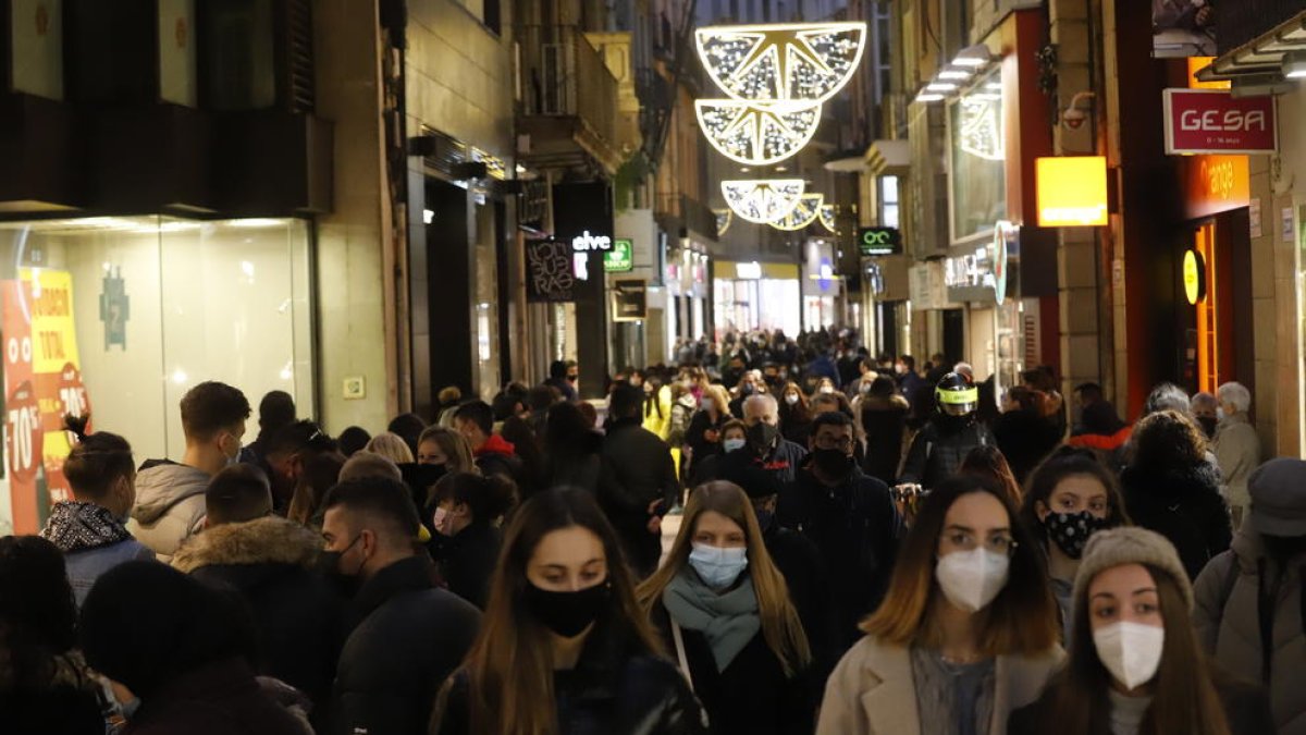 L’Eix Comercial de Lleida dilluns passat, quan ja no hi havia confinament municipal.