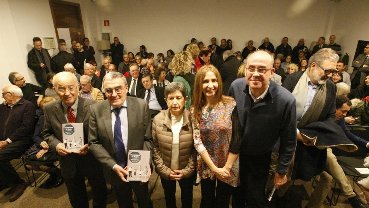 El embajador de España en Andorra y exalcalde presentó el libro en el Parador del Roser.