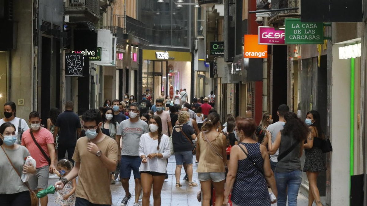 L’Eix Comercial de Lleida presentava ahir a la tarda aquest aspecte.