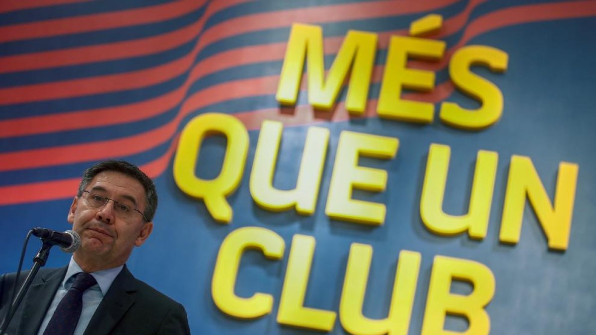 El presidente del FC Barcelona, Josep Maria Bartomeu, cada vez con menos apoyos en la junta.