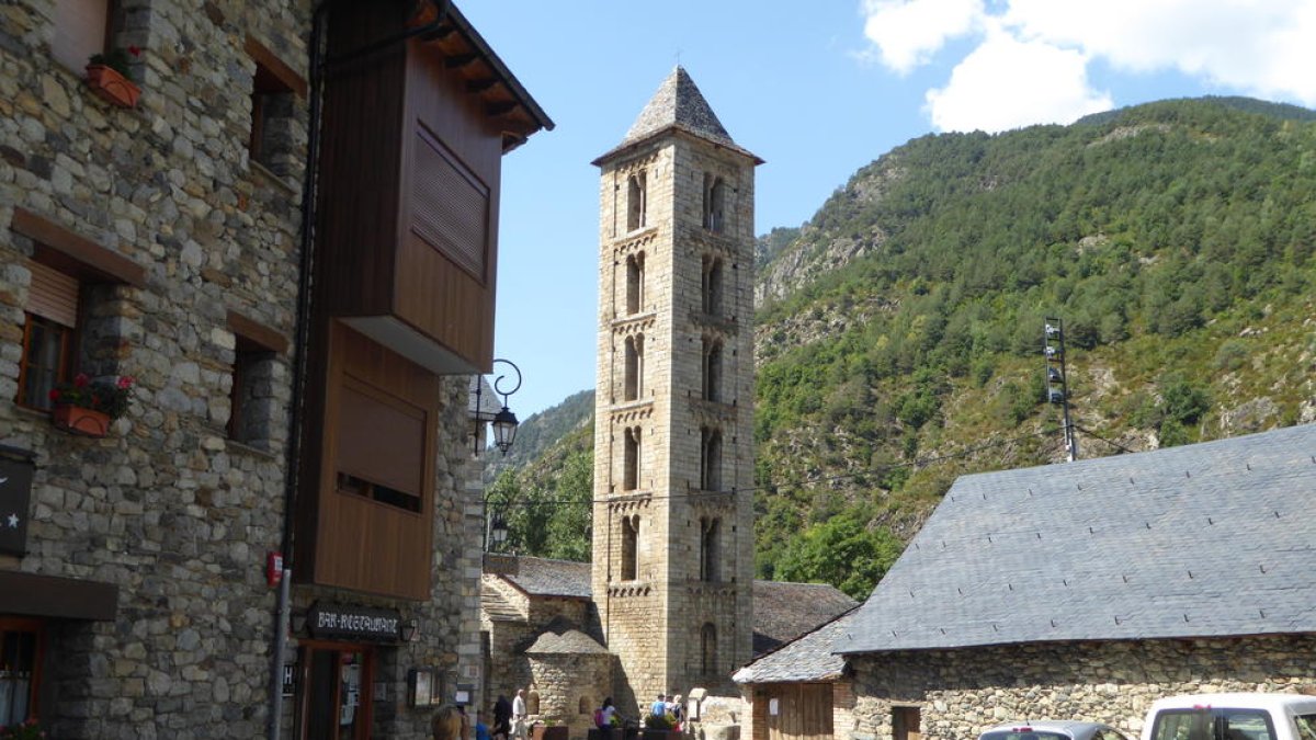 Santa Eulàlia de Erill la Vall, uno de los templos del conjunto.