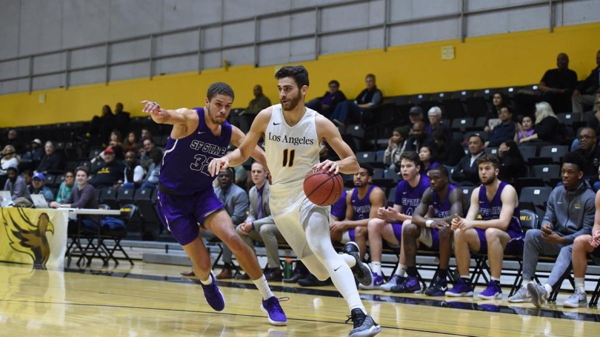 Jordan Rogers durant l’etapa com a jugador dels Golden Eagles de la California State University.