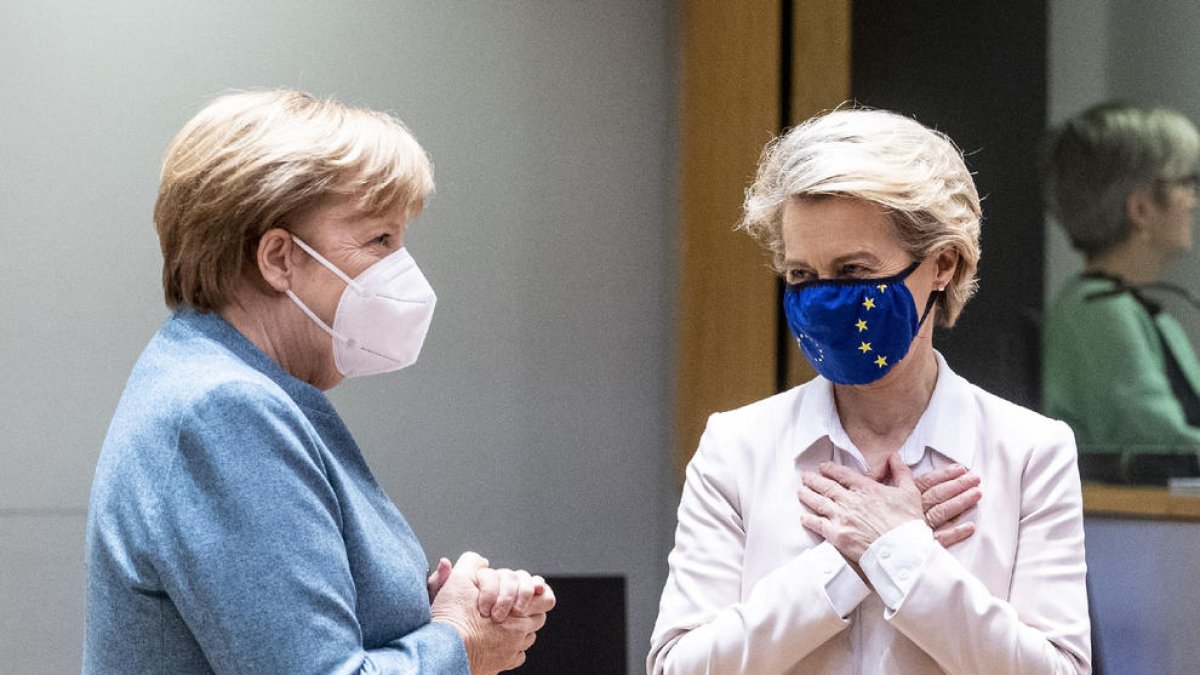 Angela Merkel y la presidenta de la CE, Ursula Von der Leyen.