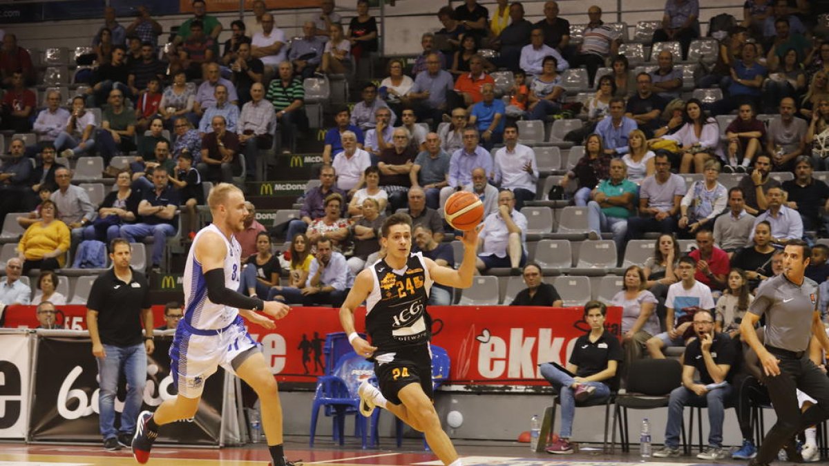 Albert Lafuente, durant un partit de la temporada passada.