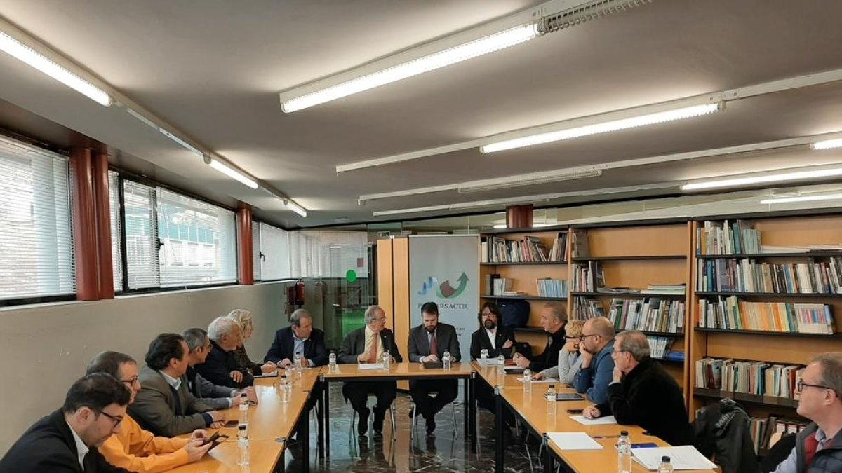 Reunió de PallarsActiu amb el president de FGC, Ricard Font i el d’esports, Gerard Figueras.