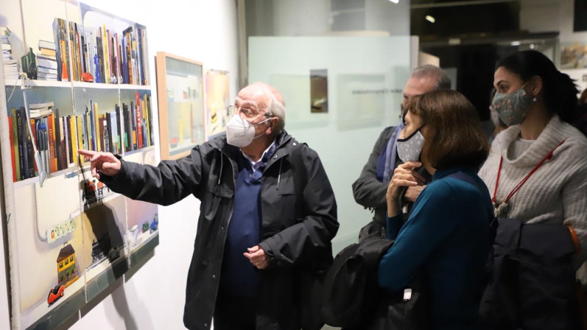 Ureña inauguró ayer en la galería Espai Cavalles de Lleida su exposición ‘L’instint de pintar’.