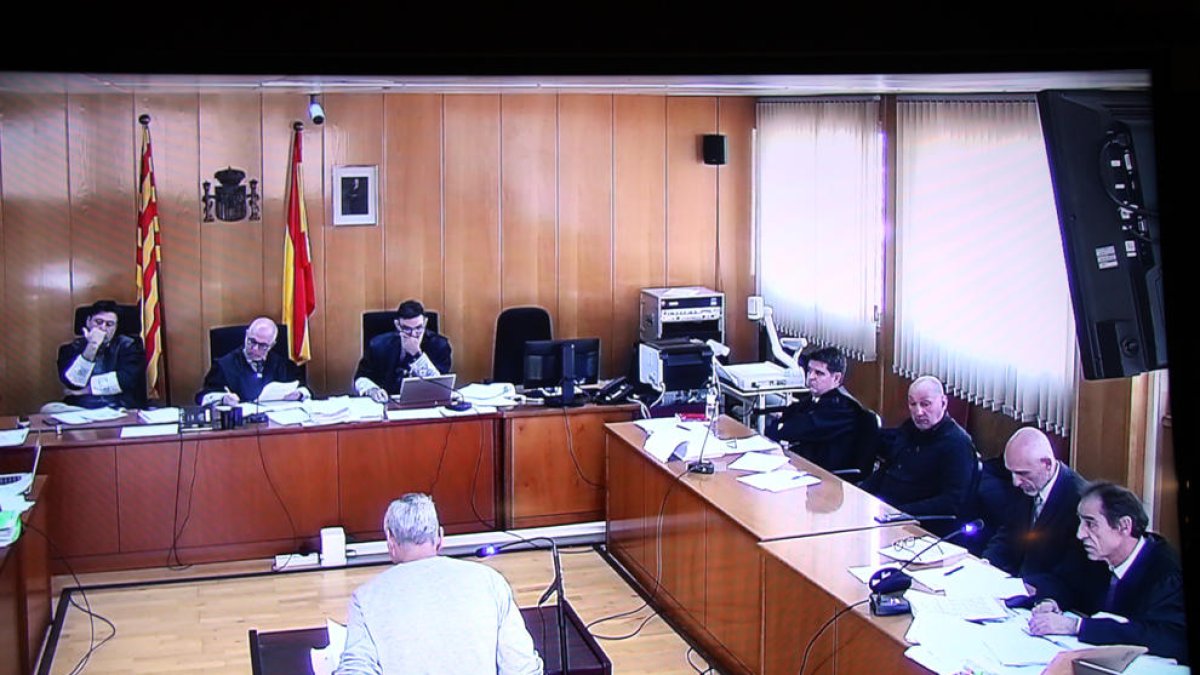 Declaració d’un testimoni ahir a l’Audiència de Tarragona.
