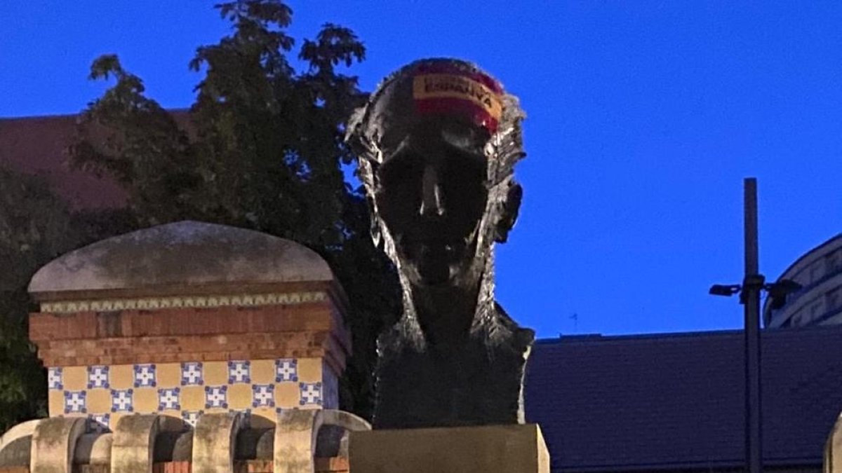 Sabotean el monumento dedicado a Lluís Companys de la plaza del Escorxador de Lleida