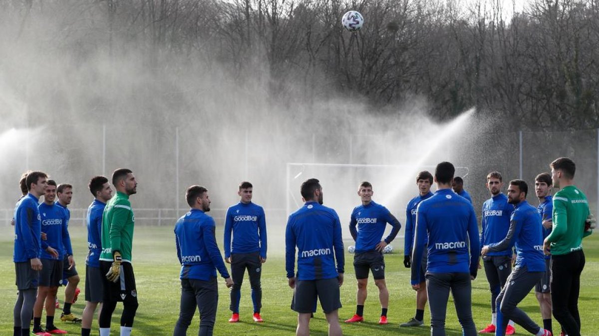 La Real Sociedad no volverá mañana a los entrenamientos.