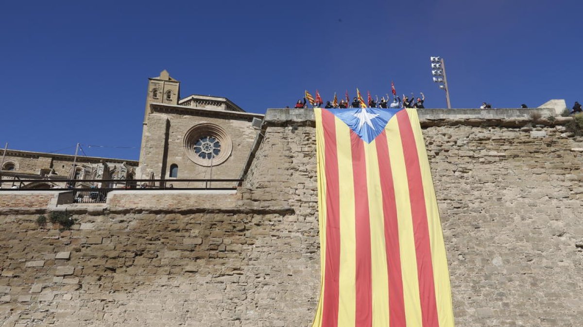 Carme Lostao, alcaldessa d’Oliana, treballant ahir.