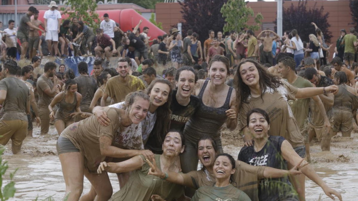 Centenars d’estudiants es van atansar a l’ETSEA per celebrar l’Agrònom de Ferro.