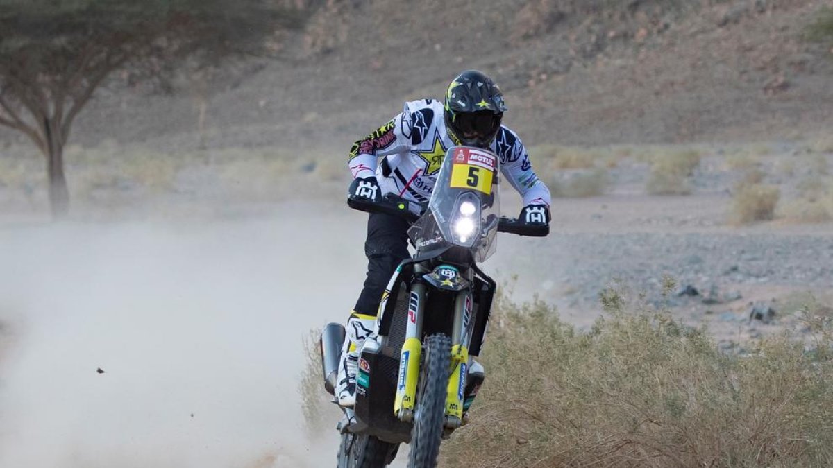 El chileno Pablo Quintanilla fue ayer el vencedor de la etapa en motos.