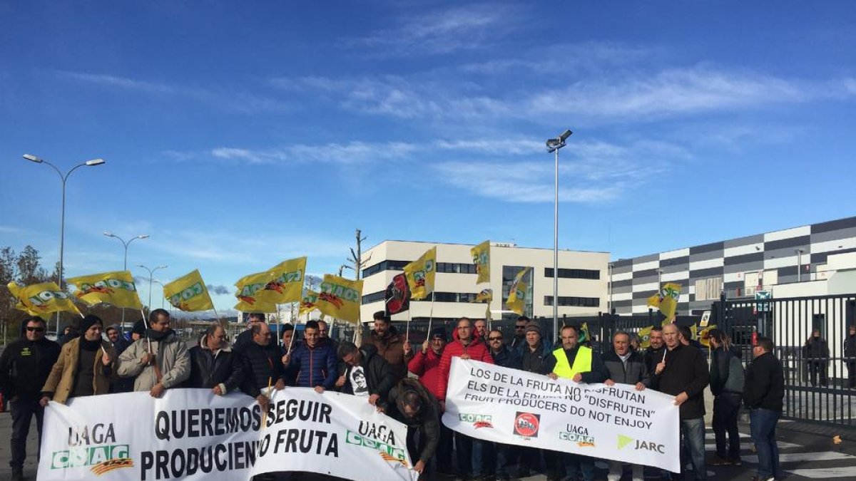 Un moment de la protesta celebrada a Montcada i Reixac.