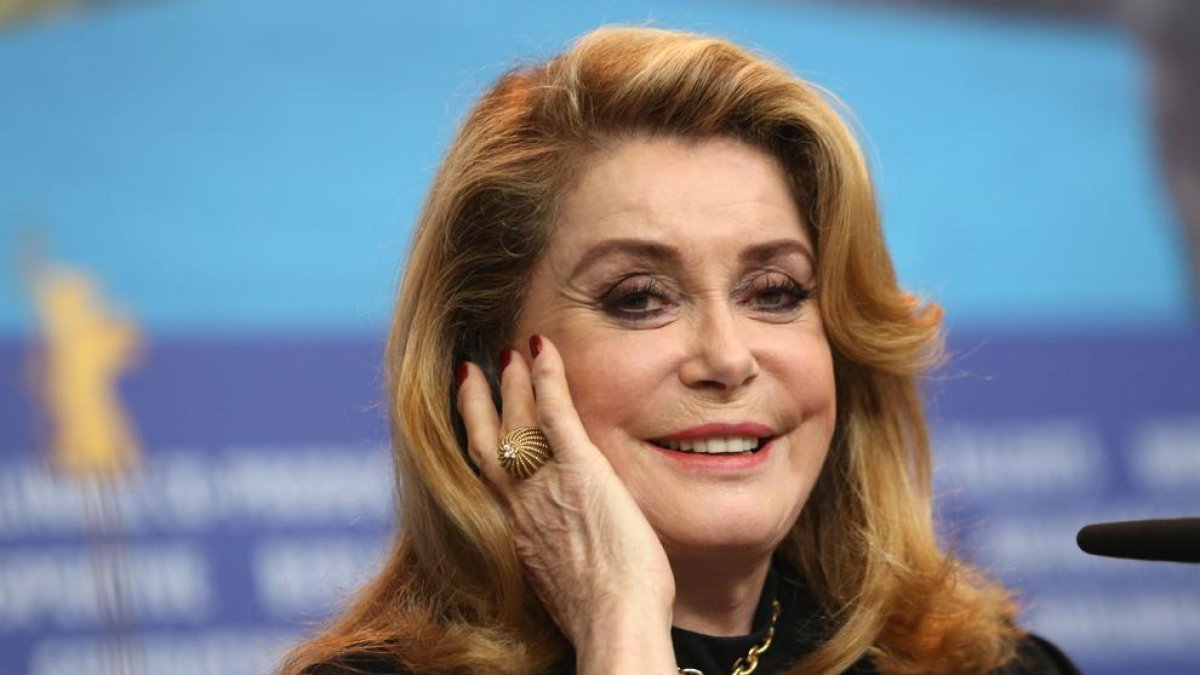 Catherine Deneuve presentó ayer en la Berlinale ‘L’adieu à la nuit’.