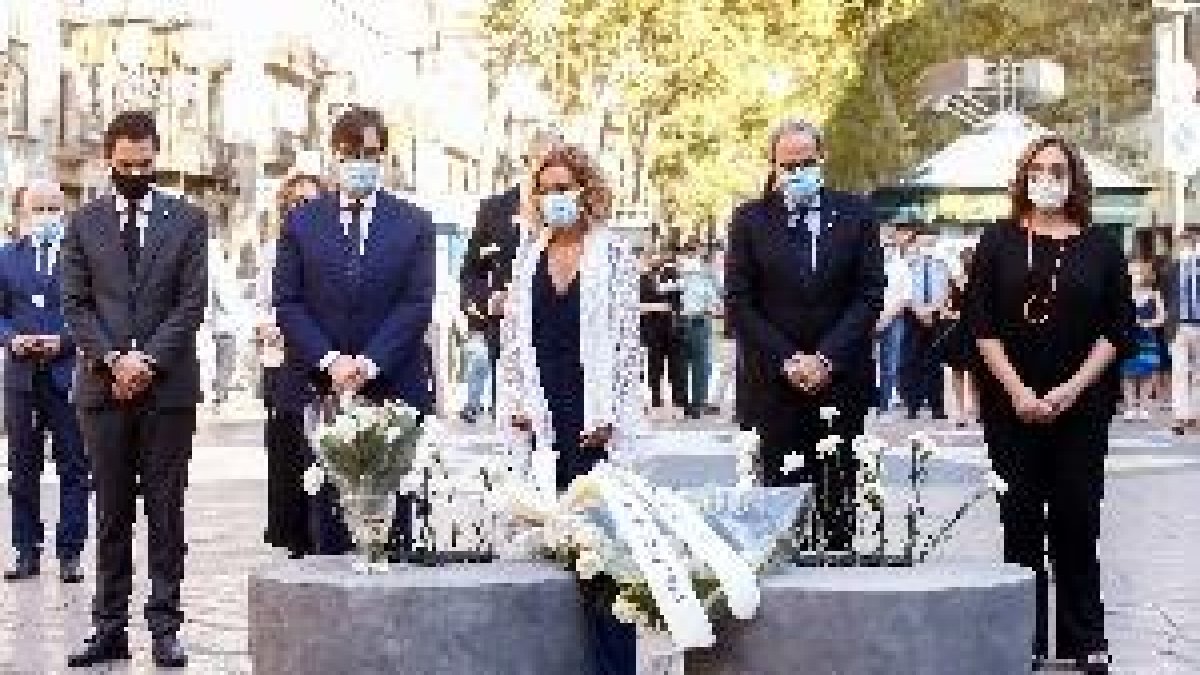 Barcelona recorda en silenci el 17A amb les víctimes com a protagonistes