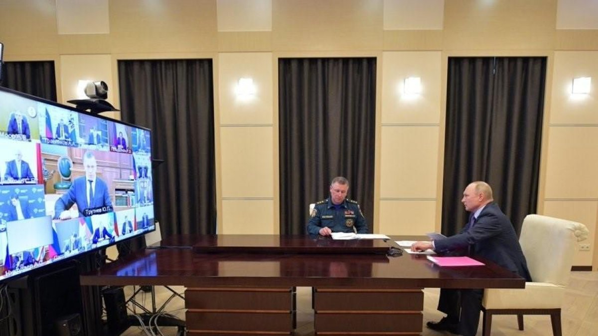 Putin, ayer, manteniendo una reunión por videoconferencia.