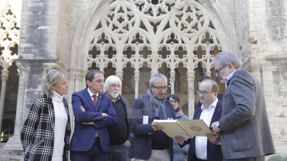 El primer secretario del PSC, Miquel Iceta, ha visitado este miércoles la Seu Vella, candidata a patrimonio de la Unesco.