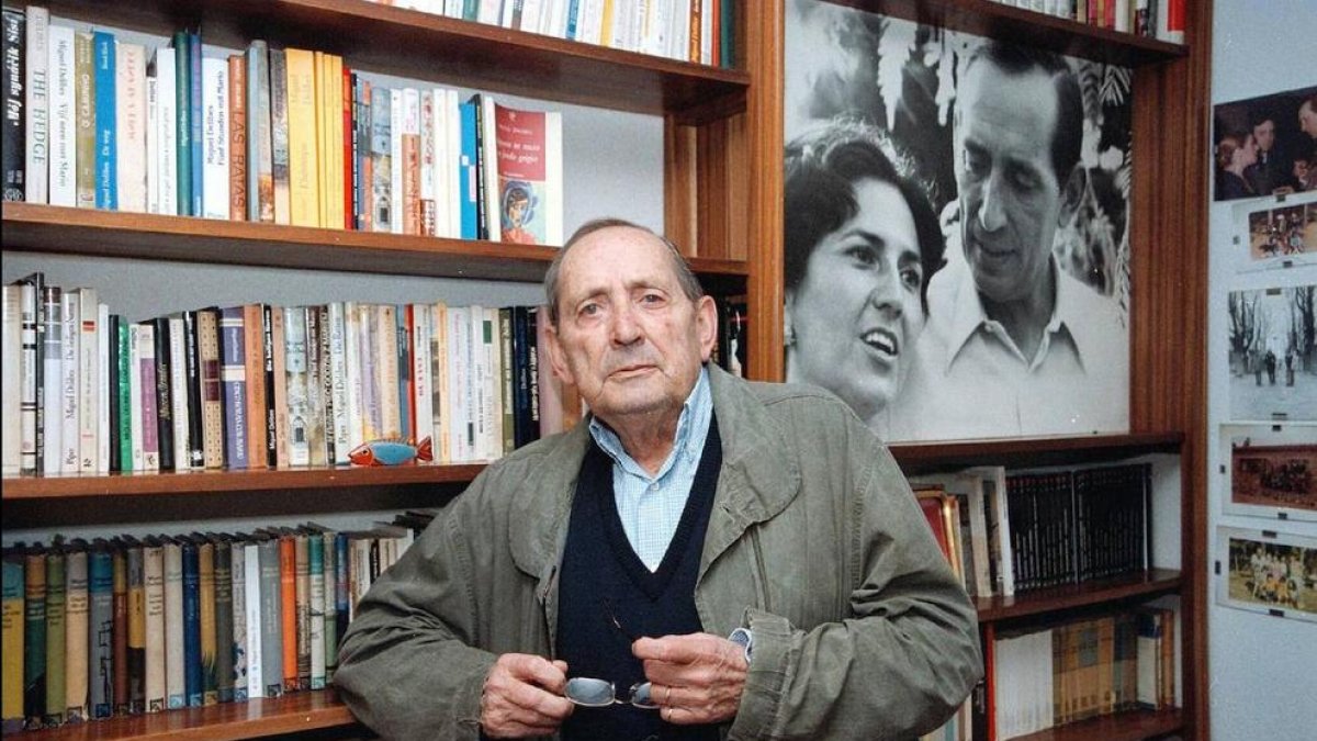 El escritor Miguel Delibes, en el documental ‘La X de Max’.