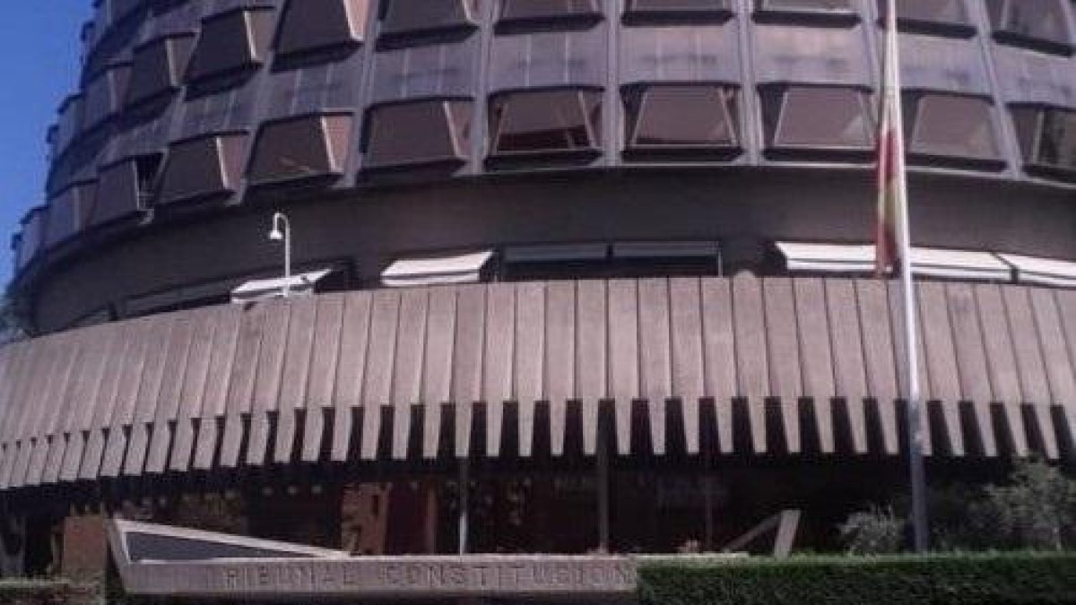 Exterior de la seu del Tribunal Constitucional, a Madrid.