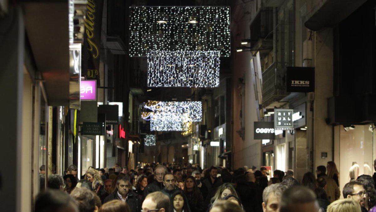 Imatge de l’Eix Comercial de Lleida el Nadal passat.