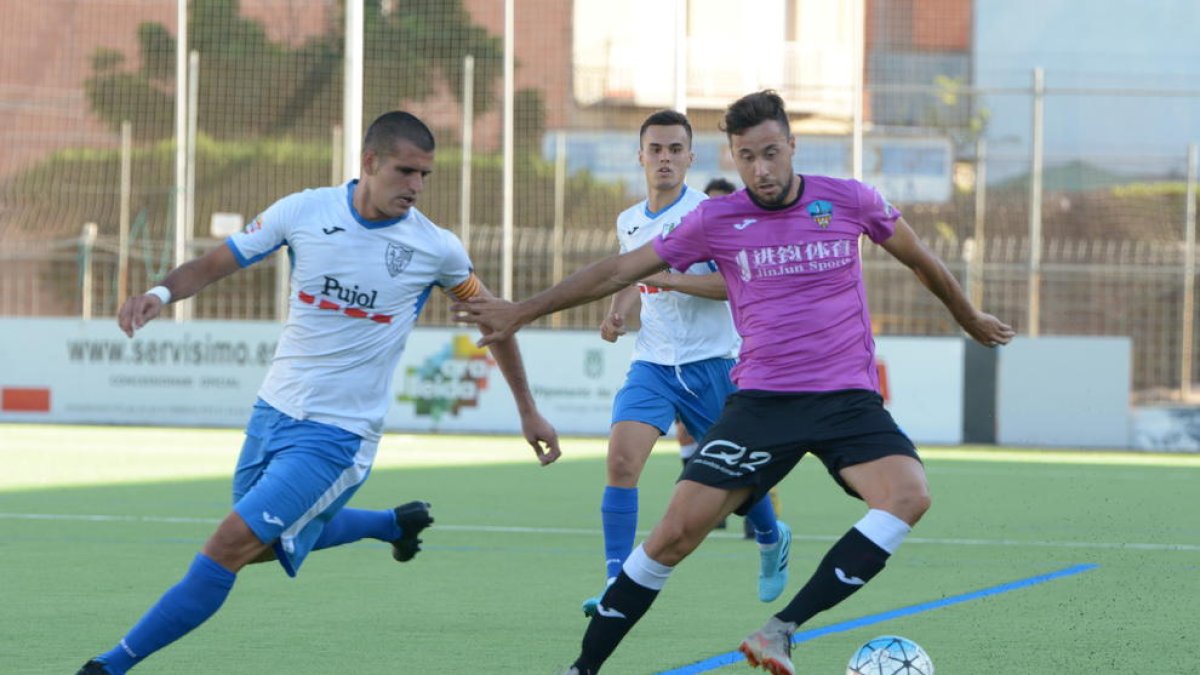 Pedro Martín, en una acción del partido ante el Mollerussa.