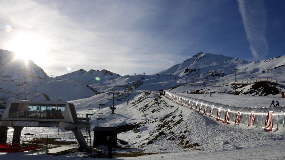 Imagen de archivo de la estación de Boí Taüll en invierno.