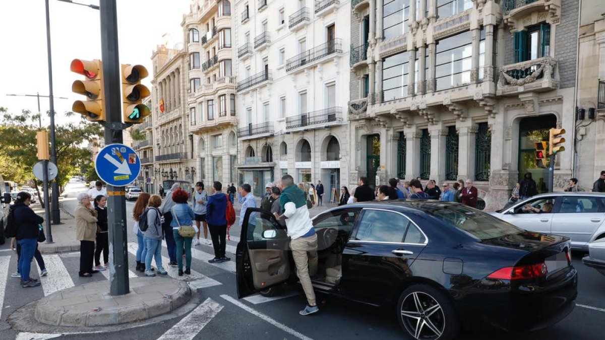 Momentos de tensión entre manifestantes y conductores en Lleida