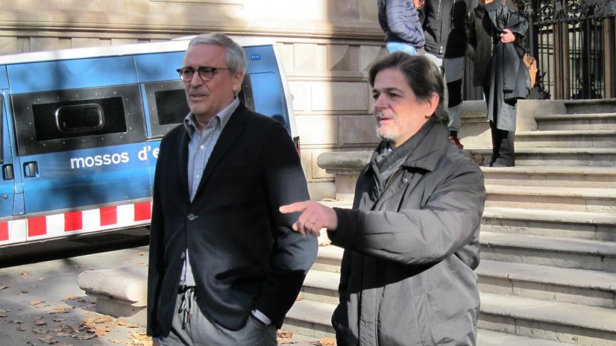Oriol Pujol junto a su abogado, el pasado mes de diciembre.