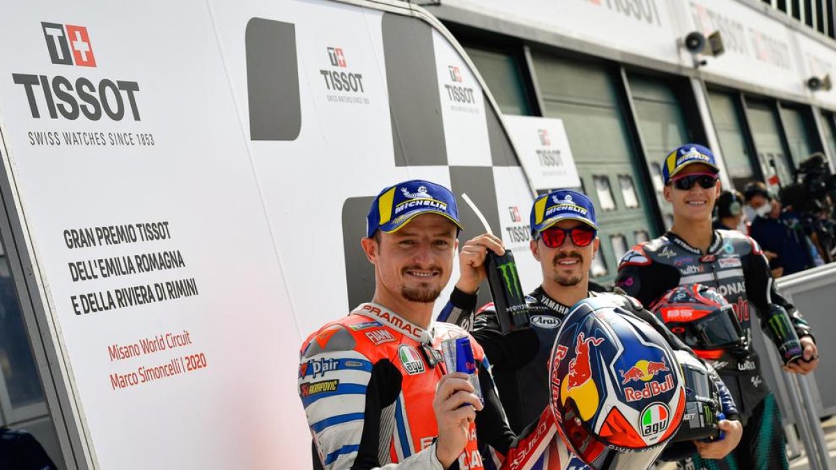 Jack Miller, Maverick Viñales i Fabio Quartararo, al podi d’honor de la classificatòria.