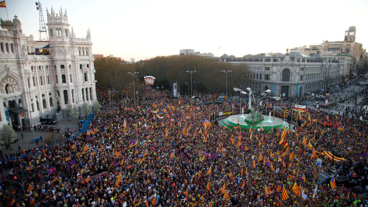Milers de persones a Madrid contra el judici de 'procés'