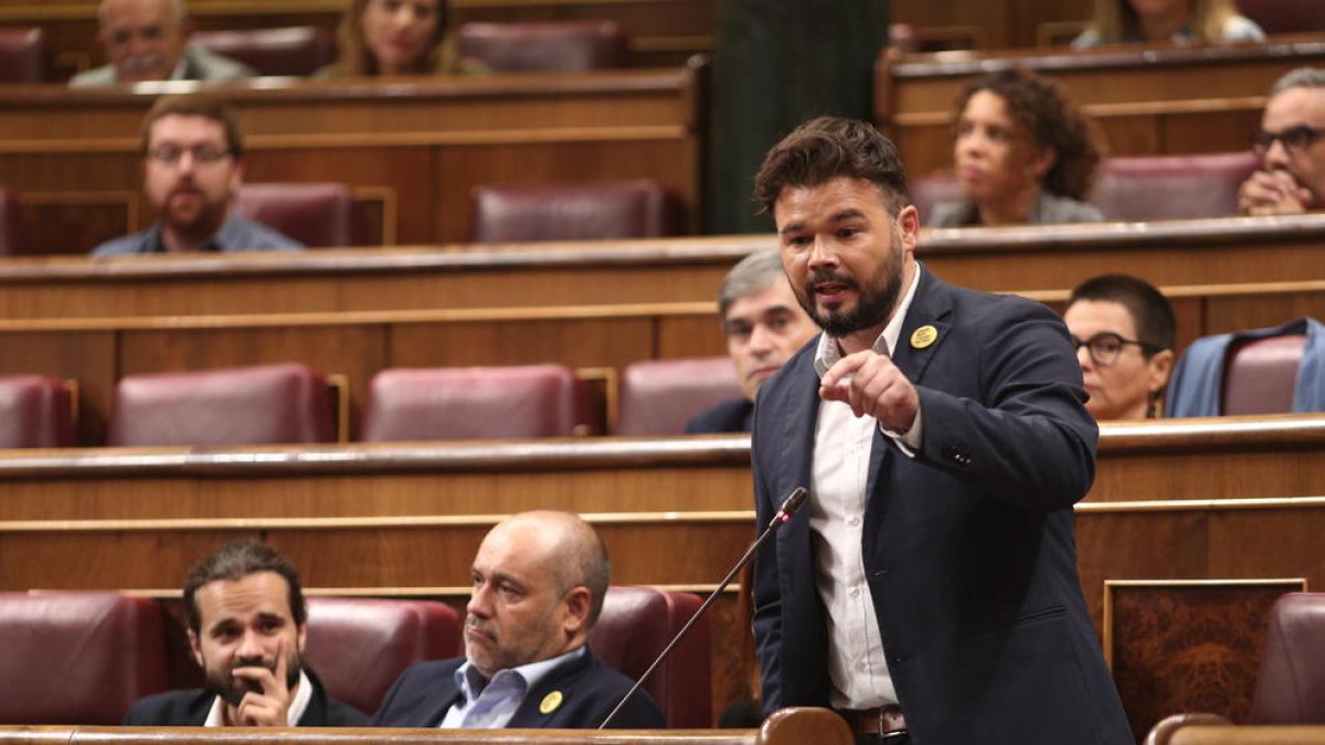 El portavoz de ERC, Gabriel Rufián, durante su intervención ayer en el Congreso.