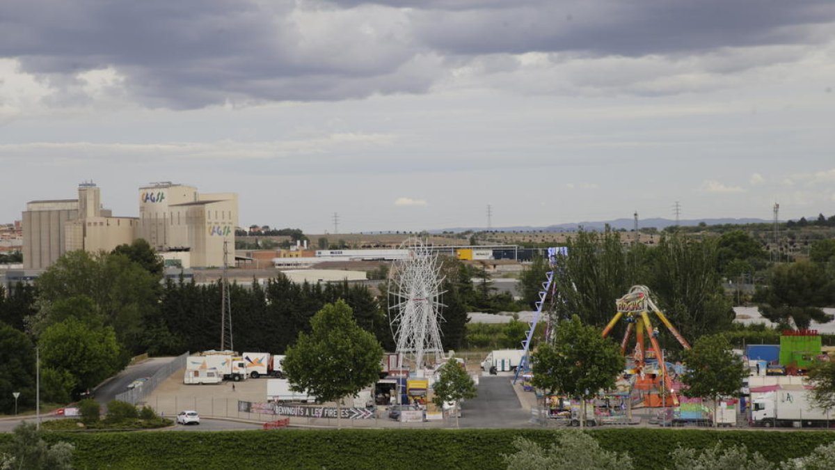 Vista aèria del recinte de l’antiga Hípica, on s’instal·len les firetes des de l’any passat.