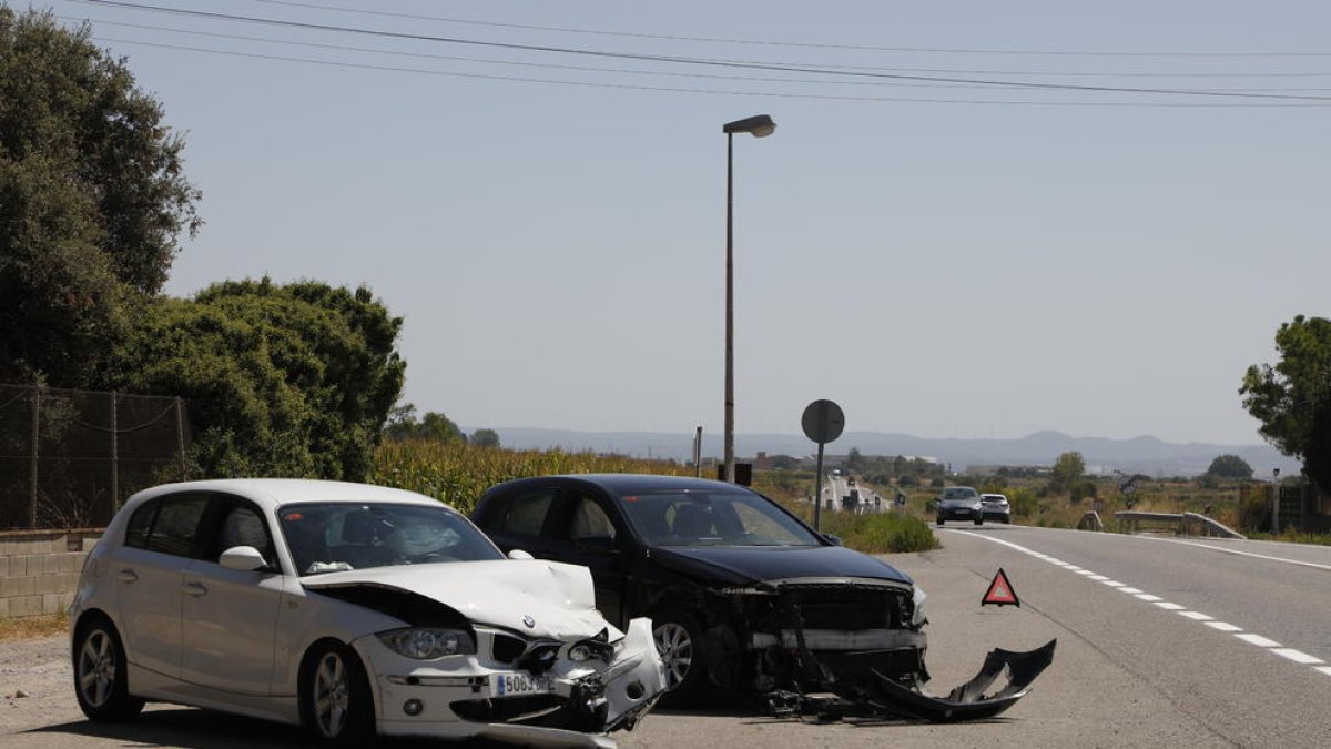 Los dos vehículos accidentados ayer en Juneda. 