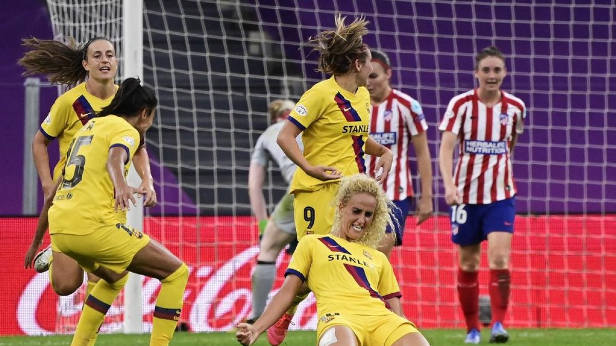 Kheila Hamraoui celebra el gol amb què donava la classificació al Barça per a semifinals.