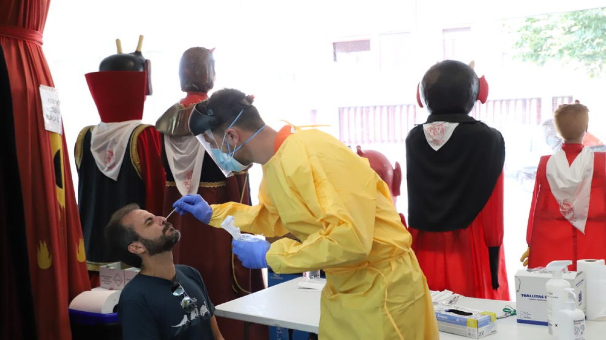 Baixa el risc de rebrot al Pirineu i puja dos punts a la regió sanitària de Lleida