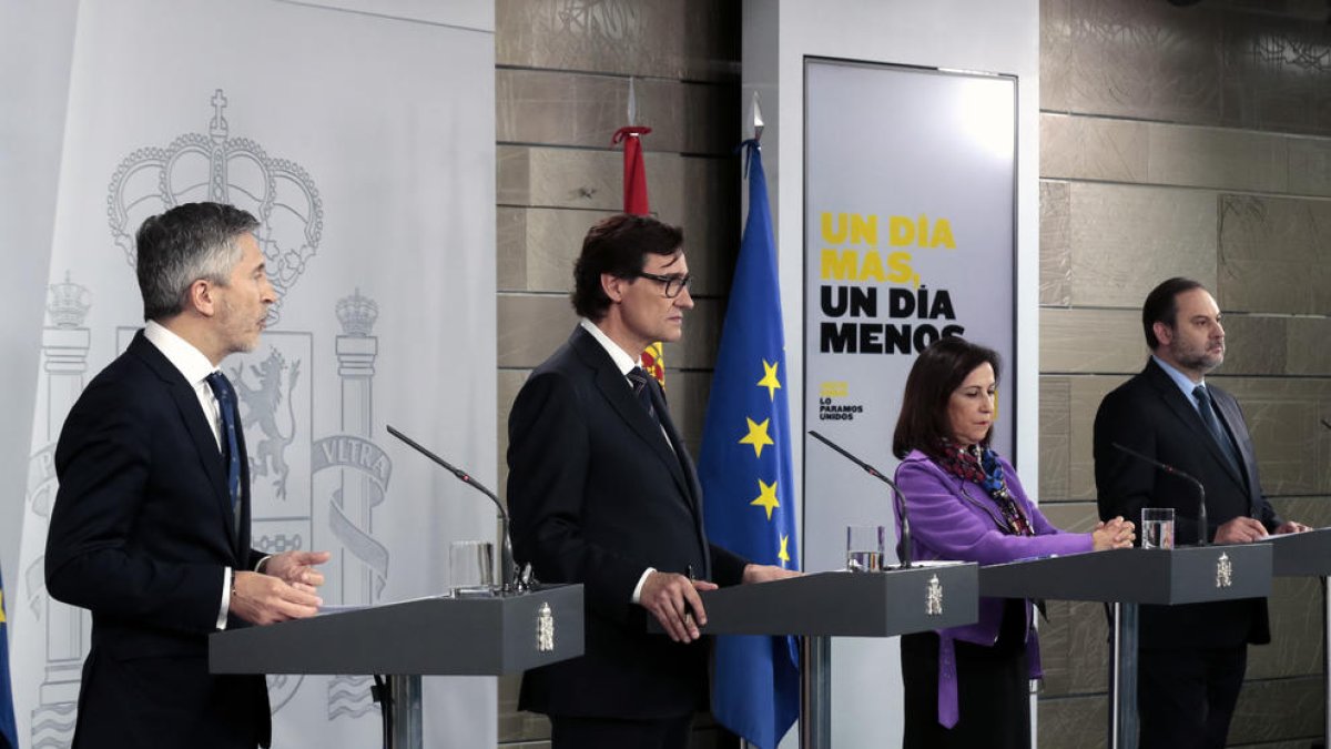 Els ministres Fernando Grande-Marlaska, Salvador Illa, Margarita Robles i José Luis Ábalos.