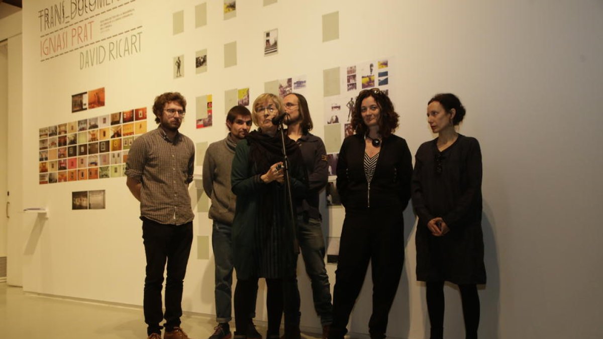 Artistes i autoritats, ahir durant la presentació al Centre d’Art la Panera.