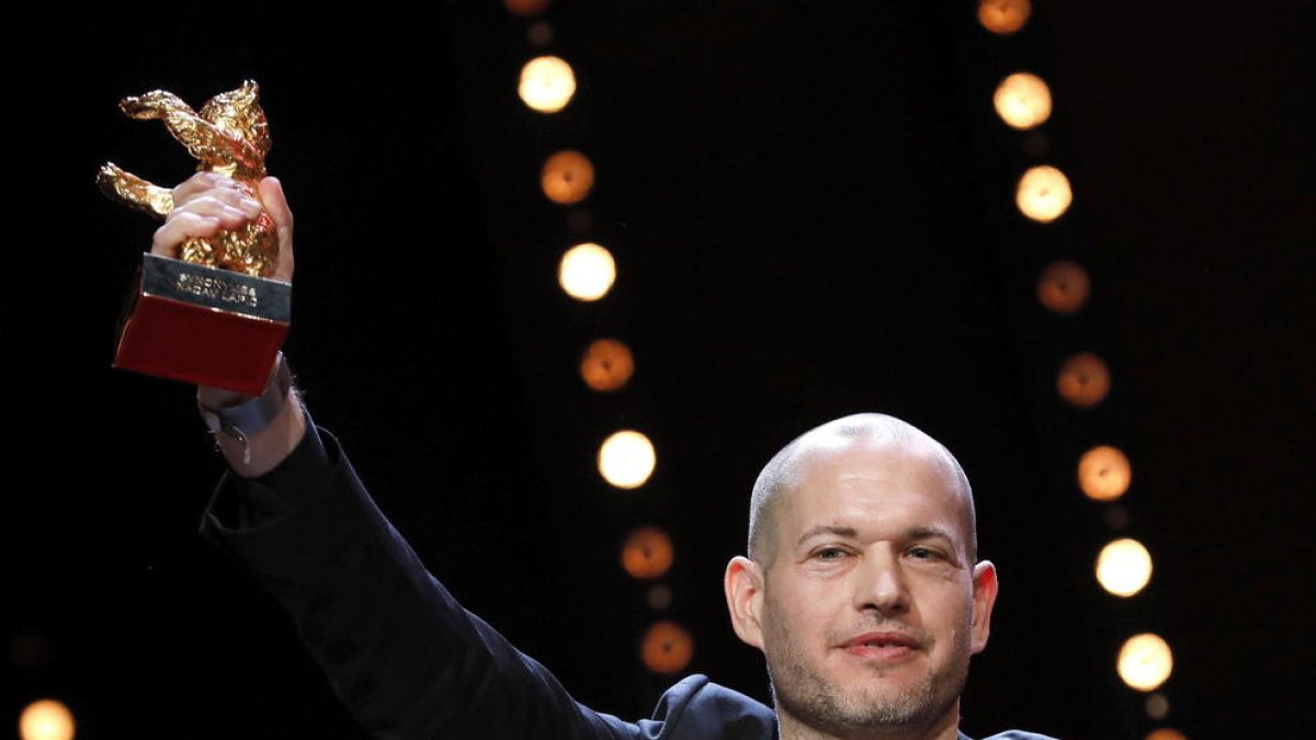 El director israelí Nadav Lapid se alzó ayer con el Oso de Oro a la mejor película en la Berlinale. 