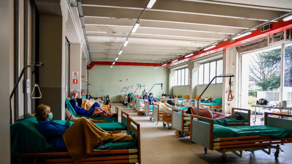 Pacients italians infectats amb coronavirus en un hospital de Brescia (Itàlia).