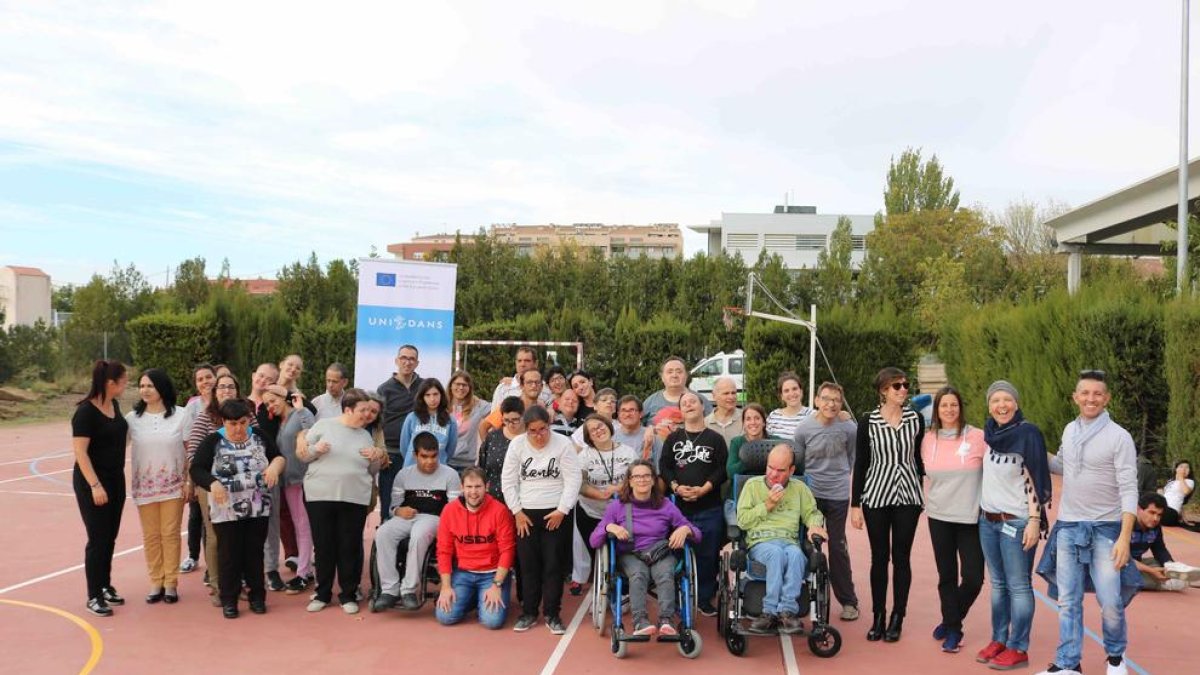 Tot l’equip del Grup Alba que va participar ahir en el projecte europeu Unidans.