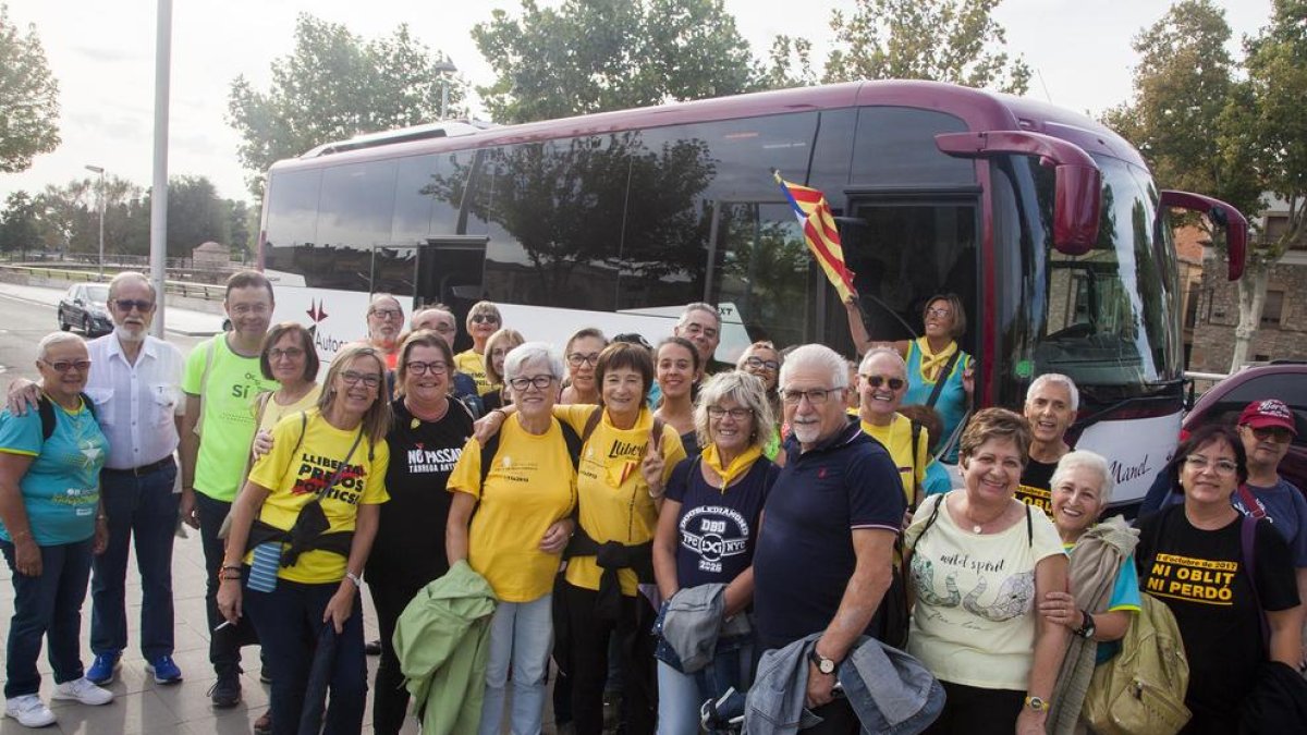 Un centenar de persones van viatjar de Tàrrega a Lledoners.