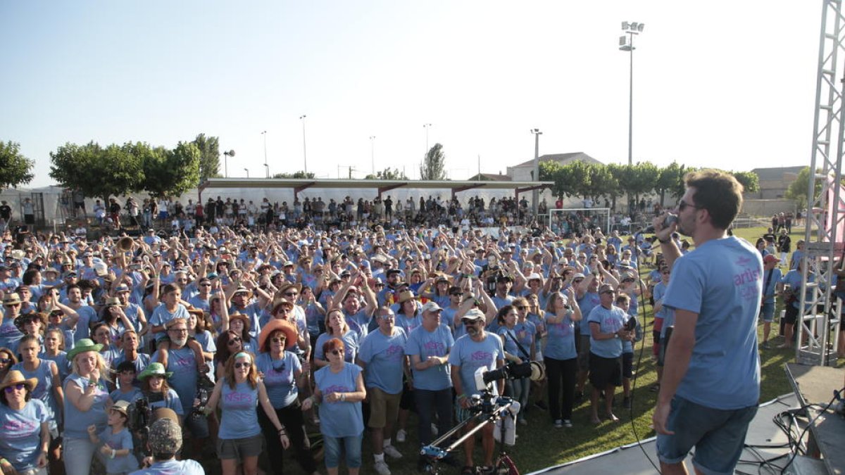 El públic va respondre de nou a la cita del No Surrender Festival, ahir al camp de futbol de Vilanova de Bellpuig, amb més de 5.000 entusiastes de Bruce Springsteen.