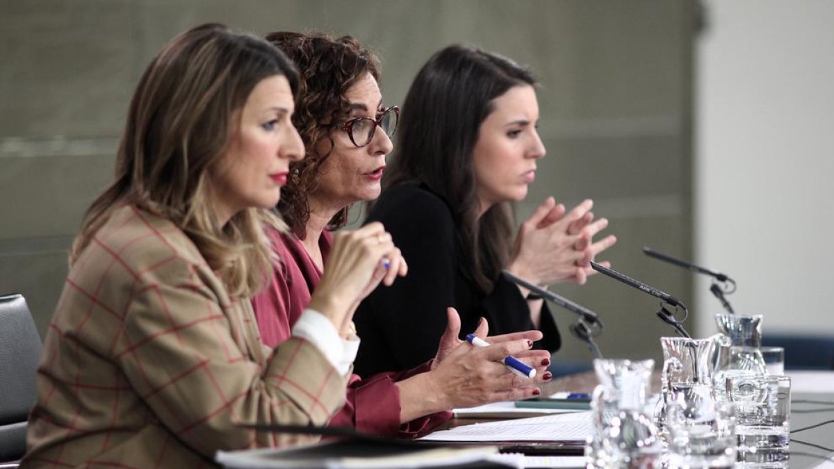 Yolanda Díaz, María Jesús Montero i Irene Montero, ahir després del Consell de Ministres.