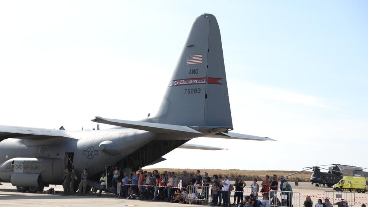 Dos de les avionetes del grup britànic Aerosparx.