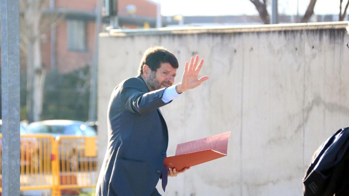 Albert Batlle, ex director general de los Mossos, ayer, antes de testificar en la Audiencia Nacional.