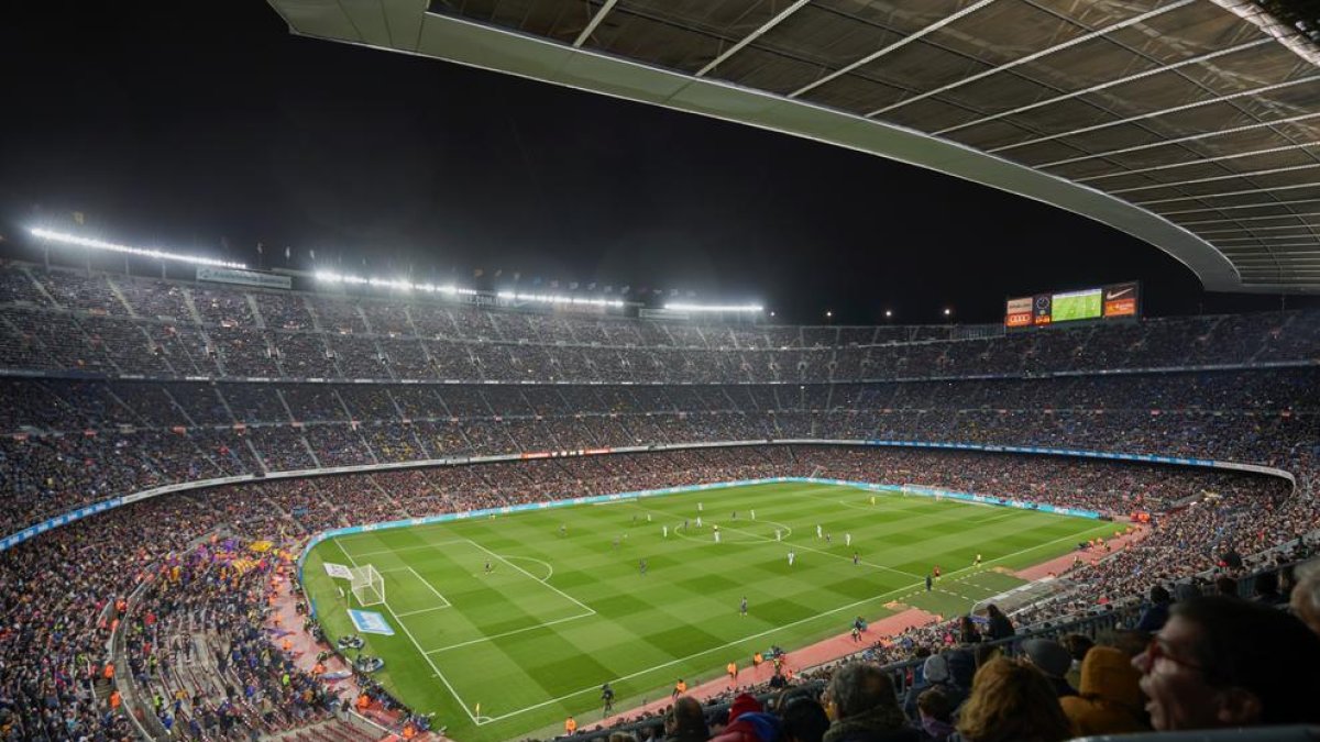 El Camp Nou, donde juega el Barça desde 1957, tendrá un nombre comercial la próxima temporada.