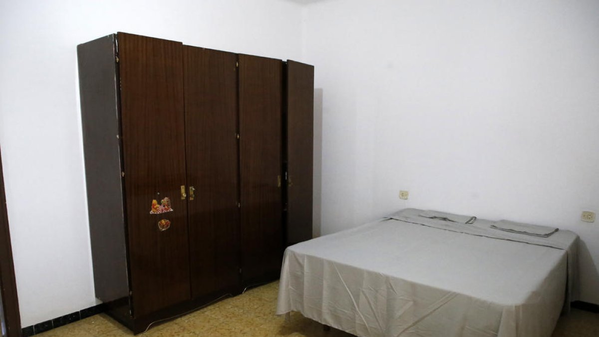 Una habitación de los antiguos pisos de los maestros de Castellnou.