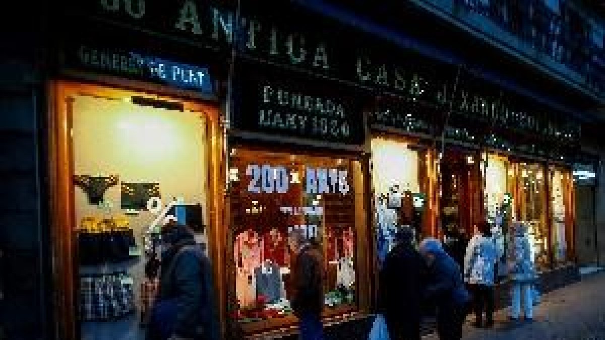 La històrica camiseria Xancó de La Rambla de Barcelona tanca després de 200 anys